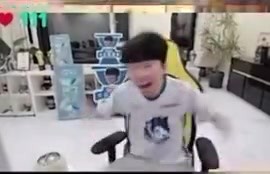 帮赢冤家!M3赢下比赛后Doinb给Icon发语音:爹爹爹爹!爱你爸爸!