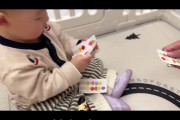 真好！吴前妻子分享一家人在家玩掼蛋：年糕的模仿能力有点太强