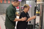 气氛突然不对劲了起来了！AJ和死亡宣告练着练着怎么脸红了？