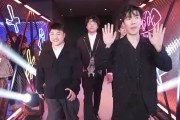 LPL全明星双城之夜红毯现场：公益赛代表队选手更是帅的没边了