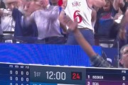凭亿近人😲美媒晒鲍尔默激情开场：体育史最棒的老板之一！
